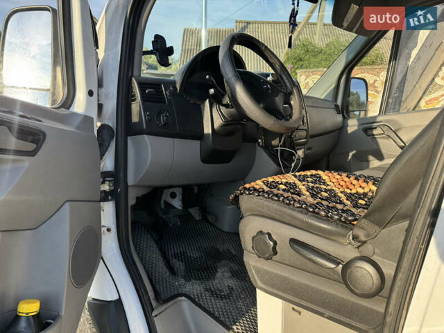 Білий Мерседес Sprinter, об'ємом двигуна 2.14 л та пробігом 330 тис. км за 13700 $, фото 1 на Automoto.ua