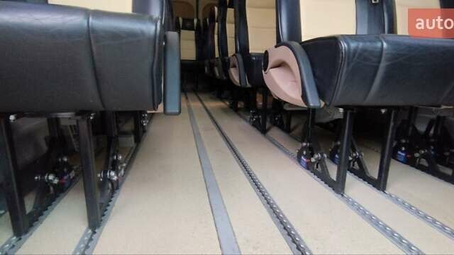 Белый Мерседес Sprinter, объемом двигателя 3 л и пробегом 270 тыс. км за 47000 $, фото 32 на Automoto.ua