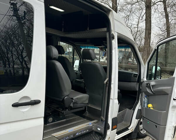 Белый Мерседес Sprinter, объемом двигателя 2.3 л и пробегом 760 тыс. км за 12200 $, фото 4 на Automoto.ua