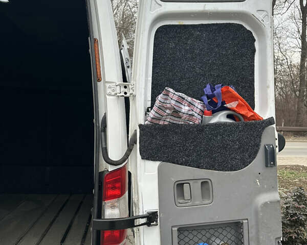 Белый Мерседес Sprinter, объемом двигателя 2.3 л и пробегом 760 тыс. км за 12200 $, фото 5 на Automoto.ua