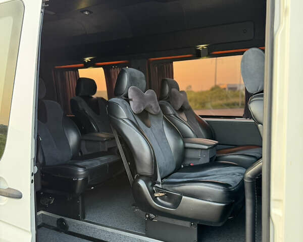 Белый Мерседес Sprinter, объемом двигателя 2.14 л и пробегом 500 тыс. км за 23200 $, фото 22 на Automoto.ua