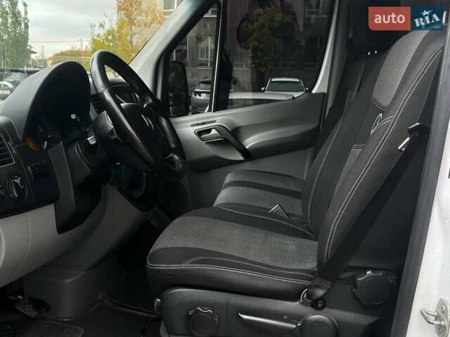 Белый Мерседес Sprinter, объемом двигателя 2.14 л и пробегом 449 тыс. км за 12000 $, фото 11 на Automoto.ua