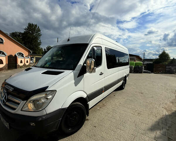 Білий Мерседес Sprinter, об'ємом двигуна 2.14 л та пробігом 160 тис. км за 15000 $, фото 2 на Automoto.ua