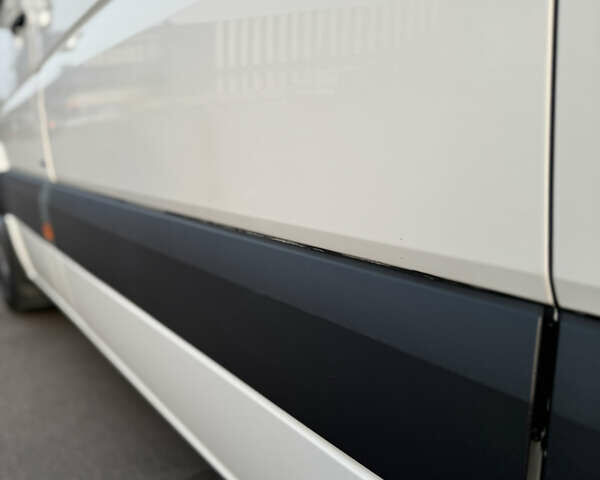 Белый Мерседес Sprinter, объемом двигателя 2.14 л и пробегом 500 тыс. км за 23200 $, фото 7 на Automoto.ua