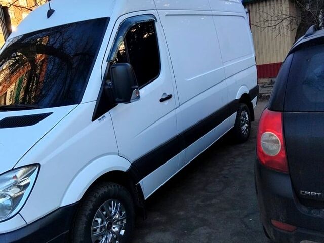 Белый Мерседес Sprinter, объемом двигателя 2.7 л и пробегом 300 тыс. км за 13500 $, фото 2 на Automoto.ua