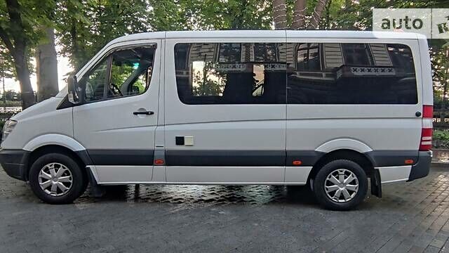 Белый Мерседес Sprinter, объемом двигателя 2.1 л и пробегом 295 тыс. км за 19500 $, фото 9 на Automoto.ua