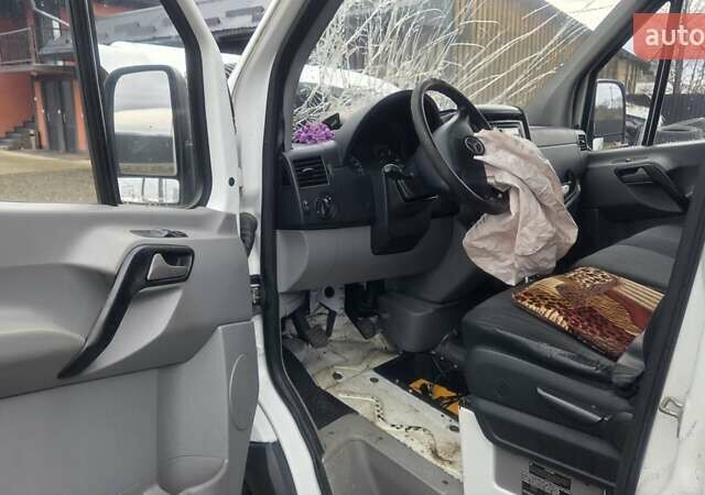Белый Мерседес Sprinter, объемом двигателя 2.2 л и пробегом 314 тыс. км за 5500 $, фото 11 на Automoto.ua