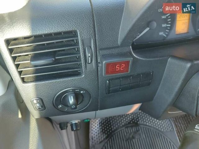 Белый Мерседес Sprinter, объемом двигателя 2.9 л и пробегом 320 тыс. км за 13700 $, фото 17 на Automoto.ua