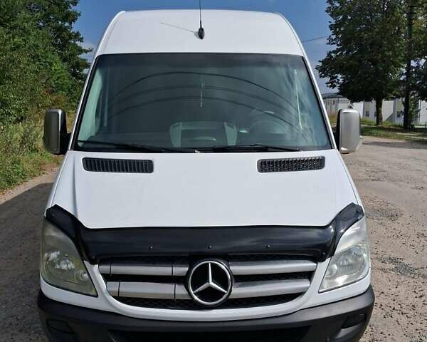 Белый Мерседес Sprinter, объемом двигателя 2.1 л и пробегом 350 тыс. км за 20500 $, фото 9 на Automoto.ua