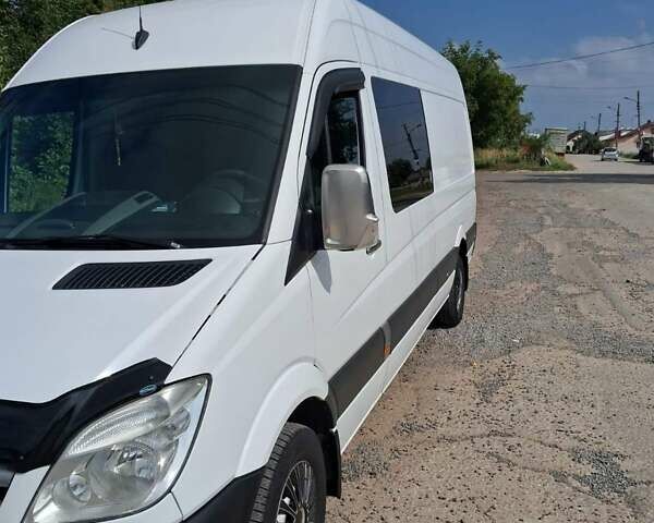 Белый Мерседес Sprinter, объемом двигателя 2.1 л и пробегом 350 тыс. км за 20500 $, фото 7 на Automoto.ua