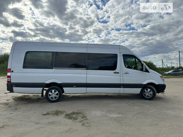 Белый Мерседес Sprinter, объемом двигателя 3 л и пробегом 800 тыс. км за 24999 $, фото 6 на Automoto.ua