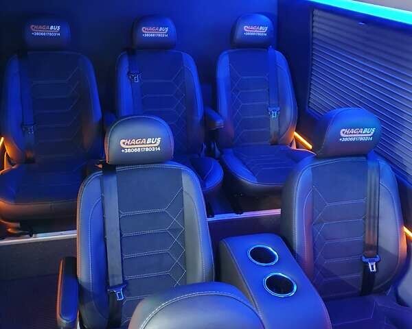 Белый Мерседес Sprinter, объемом двигателя 2.14 л и пробегом 330 тыс. км за 27000 $, фото 4 на Automoto.ua