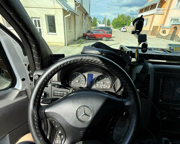 Білий Мерседес Sprinter, об'ємом двигуна 2.14 л та пробігом 160 тис. км за 15000 $, фото 9 на Automoto.ua