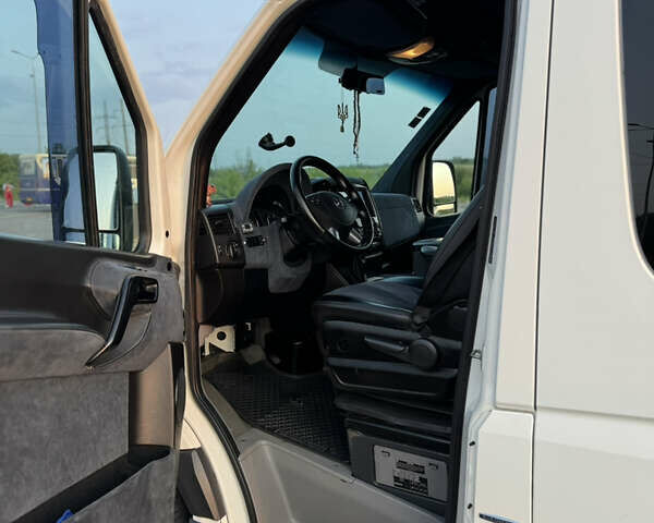 Белый Мерседес Sprinter, объемом двигателя 2.14 л и пробегом 500 тыс. км за 23200 $, фото 18 на Automoto.ua