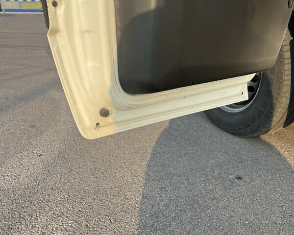 Белый Мерседес Sprinter, объемом двигателя 2.14 л и пробегом 500 тыс. км за 23200 $, фото 13 на Automoto.ua