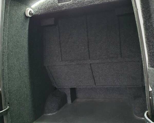 Белый Мерседес Sprinter, объемом двигателя 2.14 л и пробегом 330 тыс. км за 27000 $, фото 2 на Automoto.ua