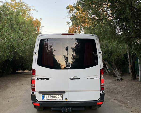 Белый Мерседес Sprinter, объемом двигателя 2.2 л и пробегом 610 тыс. км за 14500 $, фото 2 на Automoto.ua