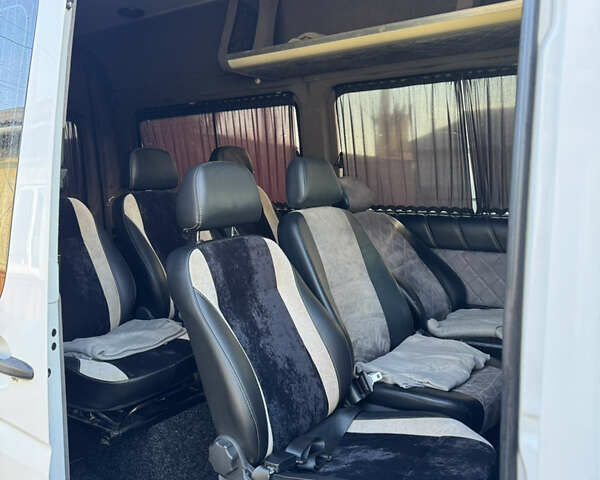 Белый Мерседес Sprinter, объемом двигателя 0 л и пробегом 520 тыс. км за 10500 $, фото 10 на Automoto.ua