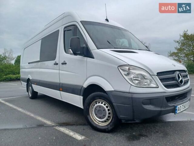 Белый Мерседес Sprinter, объемом двигателя 2.2 л и пробегом 330 тыс. км за 23000 $, фото 14 на Automoto.ua