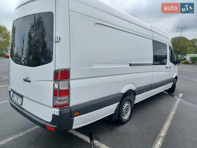 Белый Мерседес Sprinter, объемом двигателя 2.2 л и пробегом 330 тыс. км за 23000 $, фото 13 на Automoto.ua