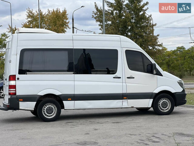 Белый Мерседес Sprinter, объемом двигателя 2.14 л и пробегом 282 тыс. км за 16000 $, фото 3 на Automoto.ua