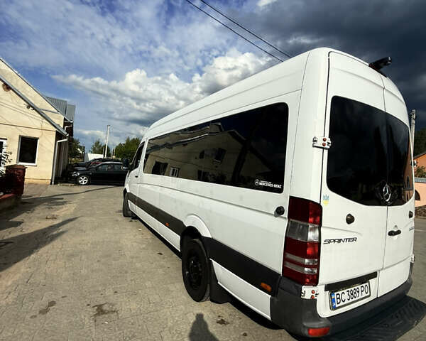 Білий Мерседес Sprinter, об'ємом двигуна 2.14 л та пробігом 160 тис. км за 15000 $, фото 4 на Automoto.ua