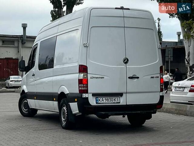 Белый Мерседес Sprinter, объемом двигателя 2.14 л и пробегом 449 тыс. км за 12000 $, фото 1 на Automoto.ua