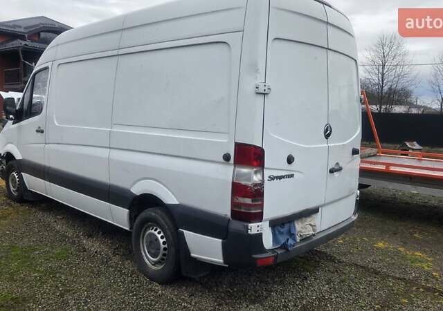 Белый Мерседес Sprinter, объемом двигателя 2.2 л и пробегом 314 тыс. км за 5500 $, фото 5 на Automoto.ua