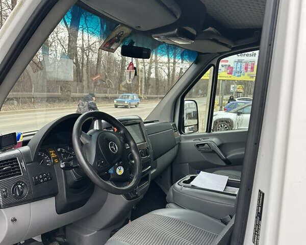 Белый Мерседес Sprinter, объемом двигателя 2.3 л и пробегом 760 тыс. км за 12200 $, фото 10 на Automoto.ua