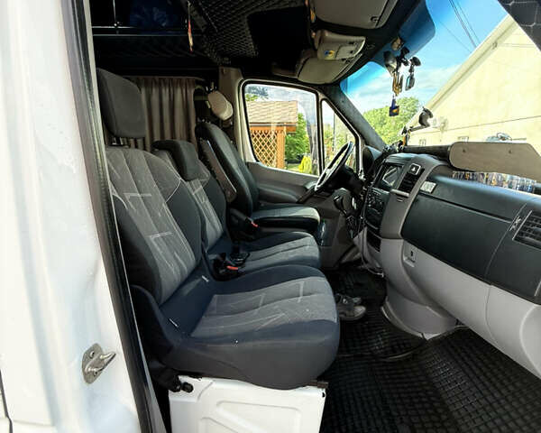 Білий Мерседес Sprinter, об'ємом двигуна 2.14 л та пробігом 160 тис. км за 15000 $, фото 13 на Automoto.ua