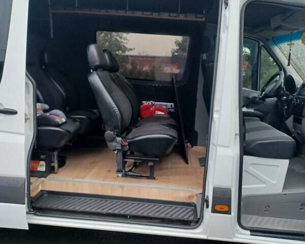 Белый Мерседес Sprinter, объемом двигателя 2.2 л и пробегом 330 тыс. км за 23000 $, фото 1 на Automoto.ua
