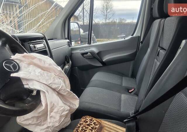Белый Мерседес Sprinter, объемом двигателя 2.2 л и пробегом 314 тыс. км за 5500 $, фото 13 на Automoto.ua