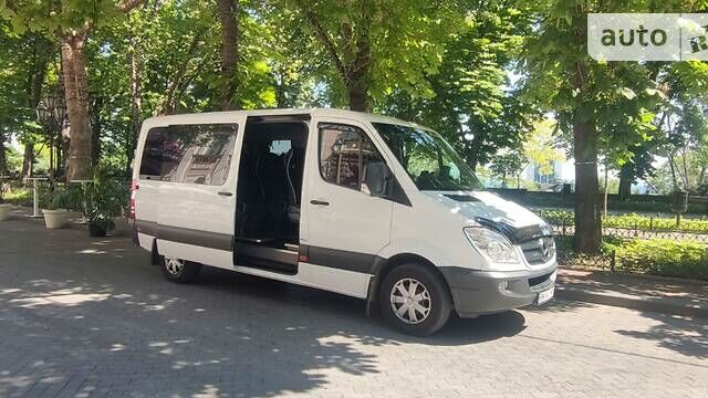 Белый Мерседес Sprinter, объемом двигателя 2.1 л и пробегом 295 тыс. км за 19500 $, фото 11 на Automoto.ua