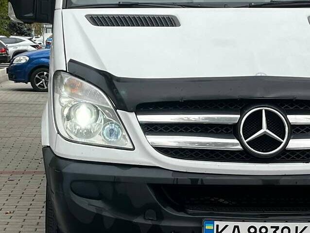 Белый Мерседес Sprinter, объемом двигателя 2.14 л и пробегом 449 тыс. км за 12000 $, фото 8 на Automoto.ua