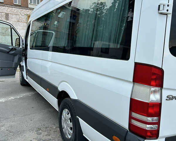 Белый Мерседес Sprinter, объемом двигателя 2.14 л и пробегом 185 тыс. км за 26500 $, фото 6 на Automoto.ua