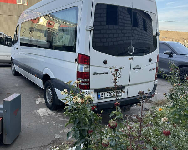 Белый Мерседес Sprinter, объемом двигателя 2.14 л и пробегом 150 тыс. км за 19400 $, фото 4 на Automoto.ua