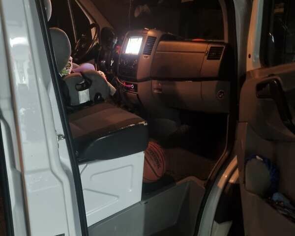 Белый Мерседес Sprinter, объемом двигателя 2.1 л и пробегом 142 тыс. км за 19200 $, фото 17 на Automoto.ua