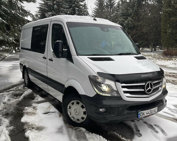 Белый Мерседес Sprinter, объемом двигателя 2.1 л и пробегом 390 тыс. км за 19000 $, фото 12 на Automoto.ua