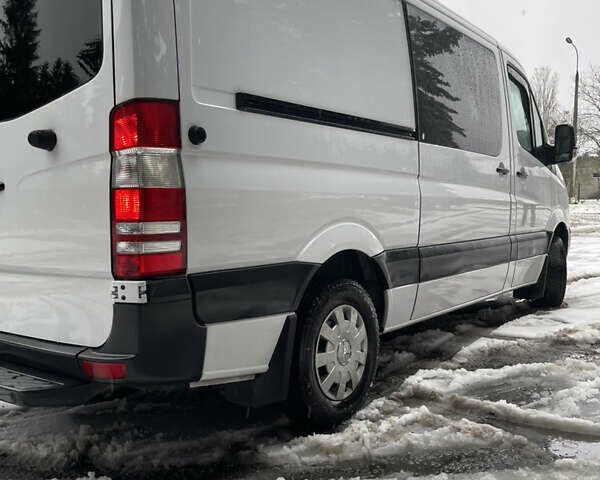 Белый Мерседес Sprinter, объемом двигателя 2.1 л и пробегом 390 тыс. км за 19000 $, фото 7 на Automoto.ua