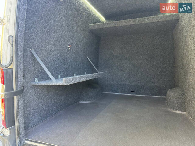 Белый Мерседес Sprinter, объемом двигателя 0 л и пробегом 270 тыс. км за 29900 $, фото 5 на Automoto.ua