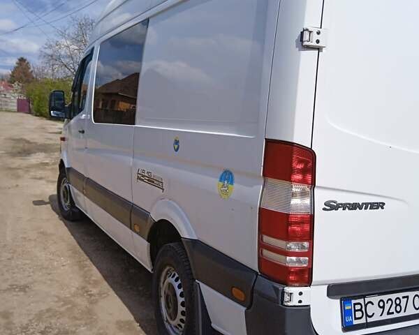 Белый Мерседес Sprinter, объемом двигателя 0 л и пробегом 663 тыс. км за 13500 $, фото 5 на Automoto.ua