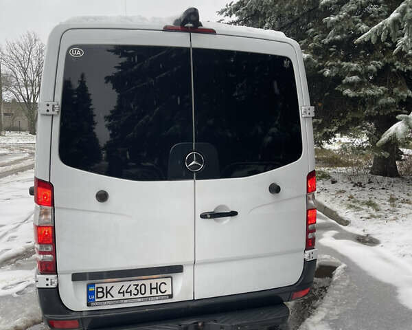 Белый Мерседес Sprinter, объемом двигателя 2.1 л и пробегом 390 тыс. км за 19000 $, фото 3 на Automoto.ua