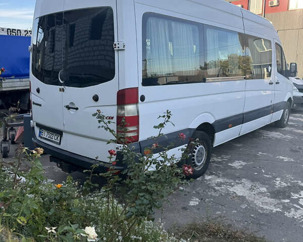 Белый Мерседес Sprinter, объемом двигателя 2.14 л и пробегом 150 тыс. км за 19500 $, фото 3 на Automoto.ua
