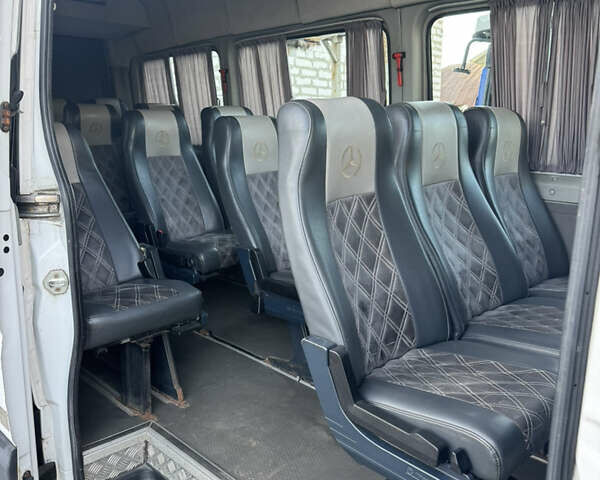 Белый Мерседес Sprinter, объемом двигателя 2.14 л и пробегом 150 тыс. км за 19500 $, фото 9 на Automoto.ua