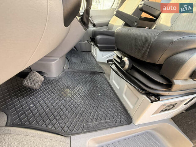Белый Мерседес Sprinter, объемом двигателя 2.9 л и пробегом 365 тыс. км за 21000 $, фото 17 на Automoto.ua
