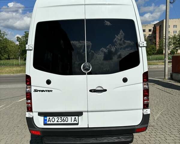 Белый Мерседес Sprinter, объемом двигателя 0 л и пробегом 181 тыс. км за 23000 $, фото 22 на Automoto.ua