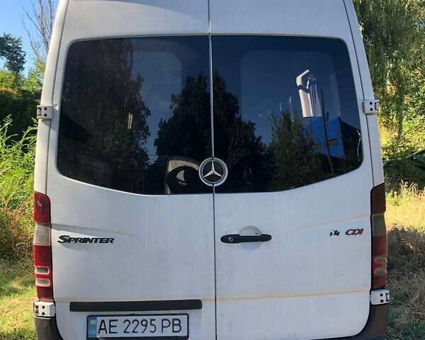 Білий Мерседес Sprinter, об'ємом двигуна 2.14 л та пробігом 700 тис. км за 16000 $, фото 2 на Automoto.ua