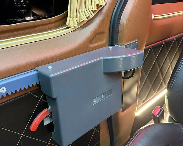 Белый Мерседес Sprinter, объемом двигателя 2.3 л и пробегом 257 тыс. км за 24800 $, фото 28 на Automoto.ua