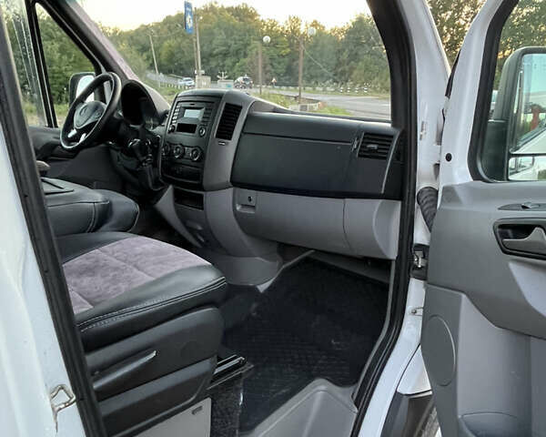 Белый Мерседес Sprinter, объемом двигателя 2.99 л и пробегом 800 тыс. км за 25800 $, фото 20 на Automoto.ua