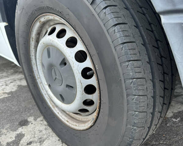 Белый Мерседес Sprinter, объемом двигателя 2.14 л и пробегом 150 тыс. км за 19500 $, фото 10 на Automoto.ua